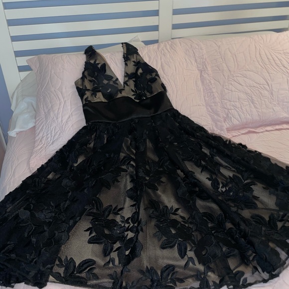 Dress - Picture 3 of 13